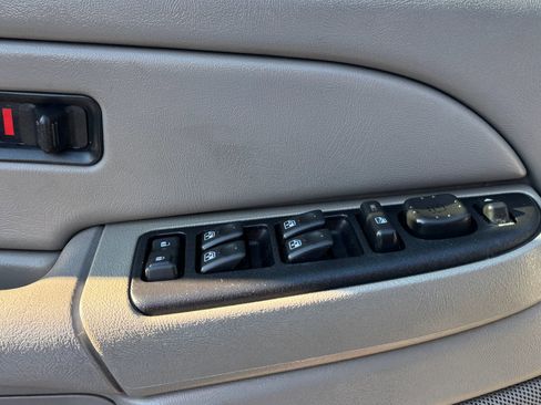 Used 2005 Chevrolet Avalanche Z71 w/ Sun And Sound Package image 14