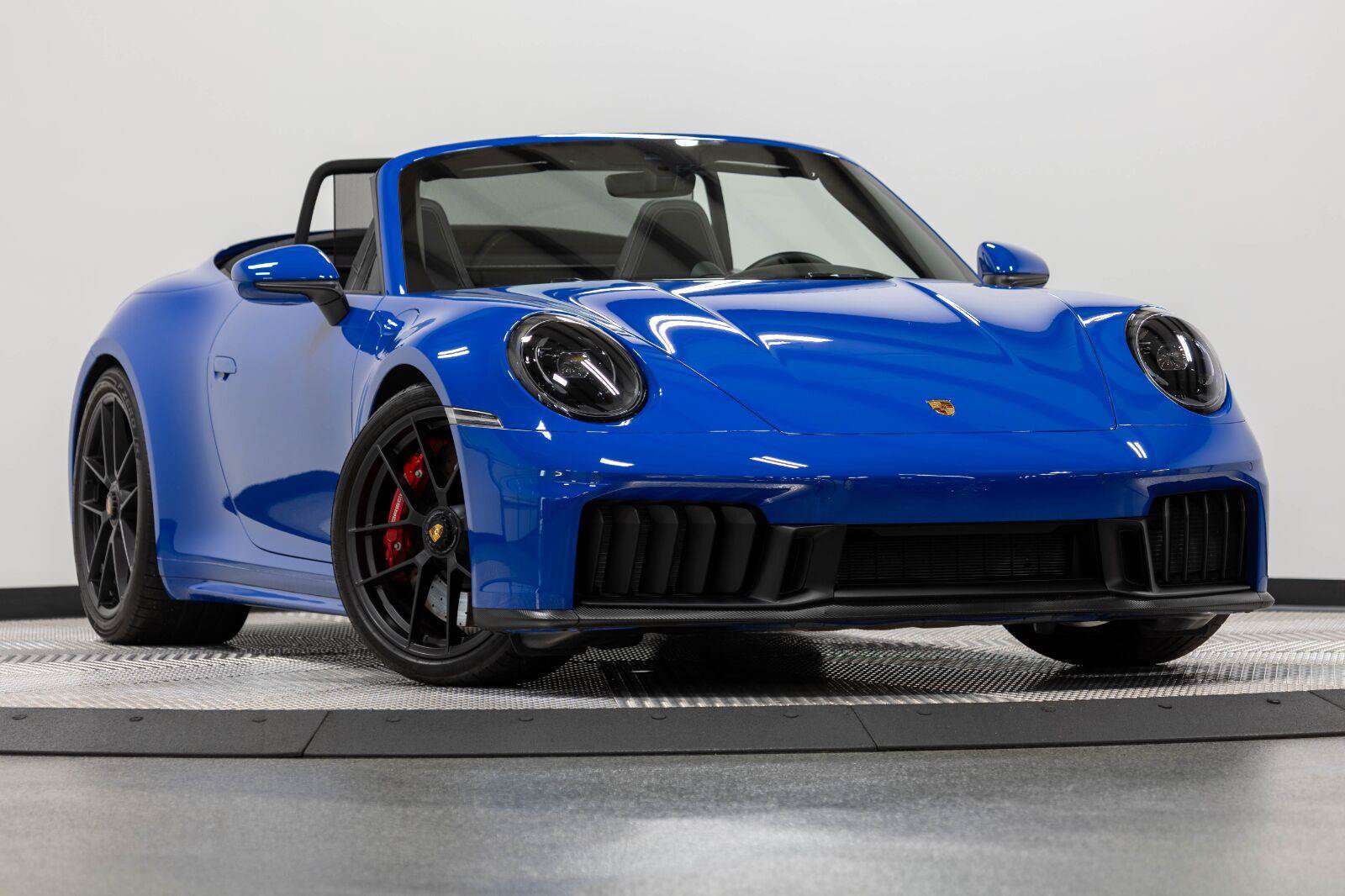 Used 2026 Porsche 911 Carrera 4 GTS AWD/4WD image 12