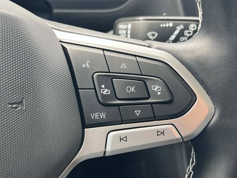 Certified 2023 Volkswagen Tiguan SE FWD image 10