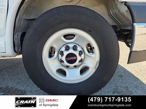 Used 2023 GMC Savana 2500 w/ Driver Convenience Package RWD image 28