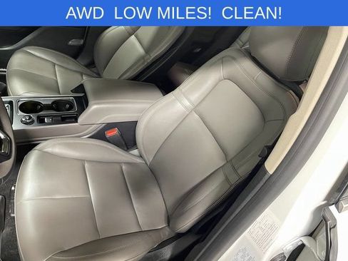 Used 2023 Lincoln Corsair AWD image 12