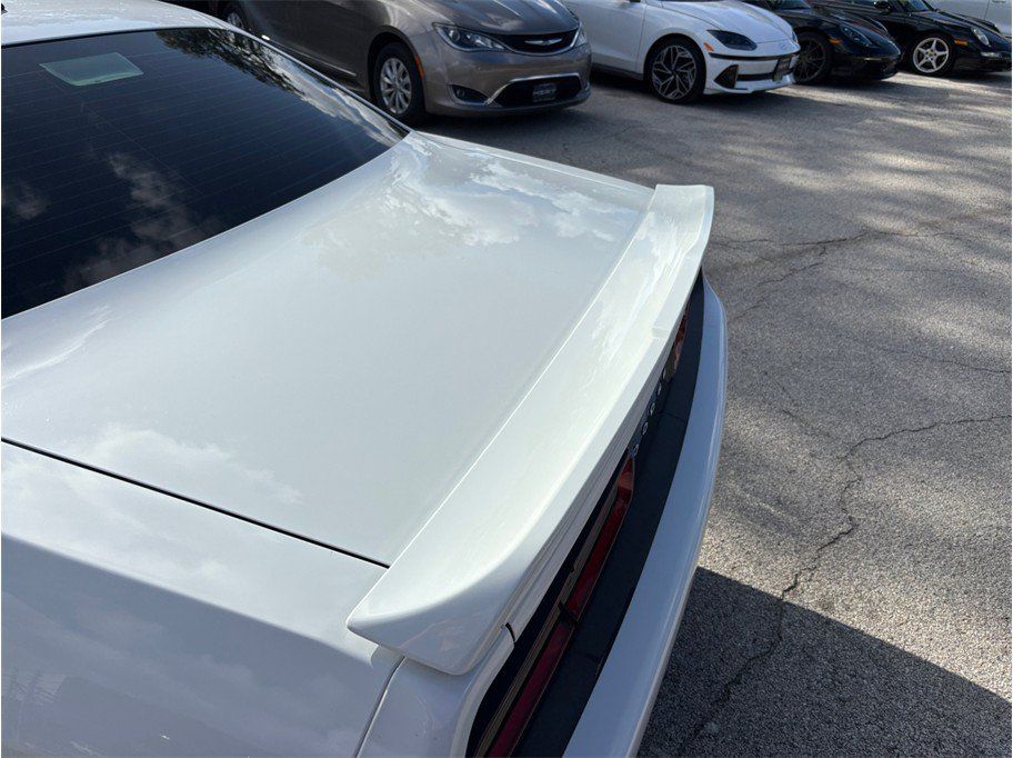 Used 2018 Dodge Challenger R/T w/ Performance Handling Group RWD image 16