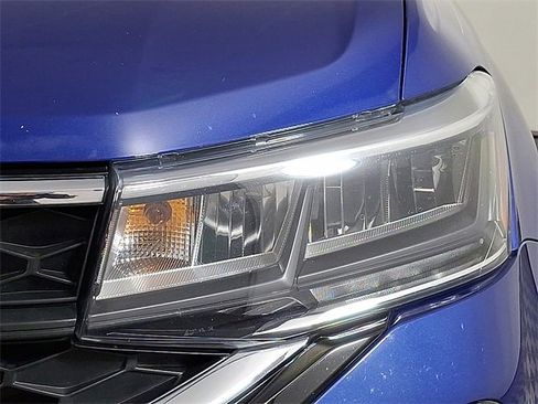 Used 2023 Volkswagen Taos SE image 12