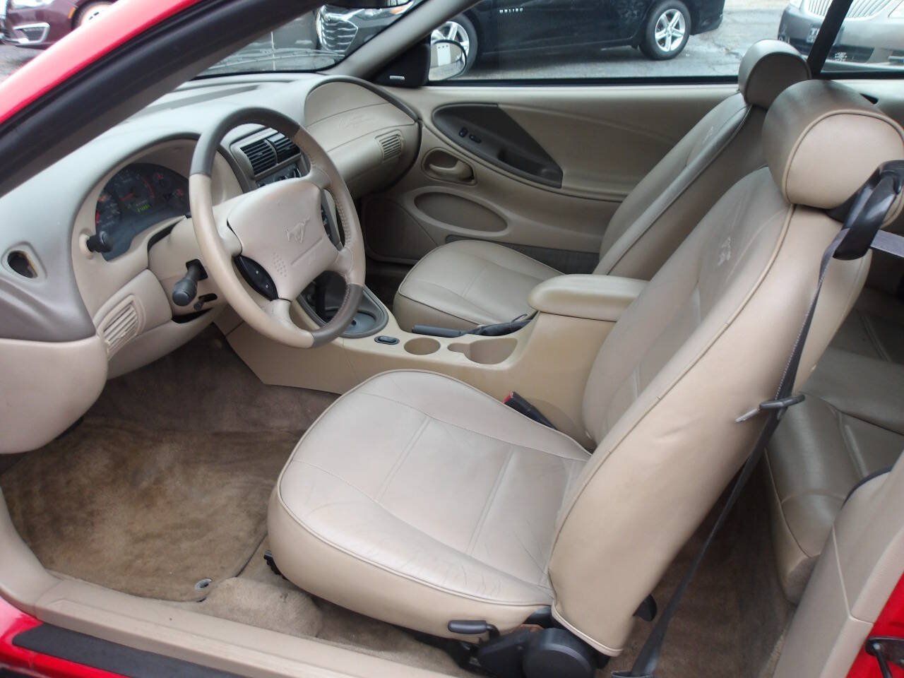 Used 2003 Ford Mustang Convertible RWD image 11