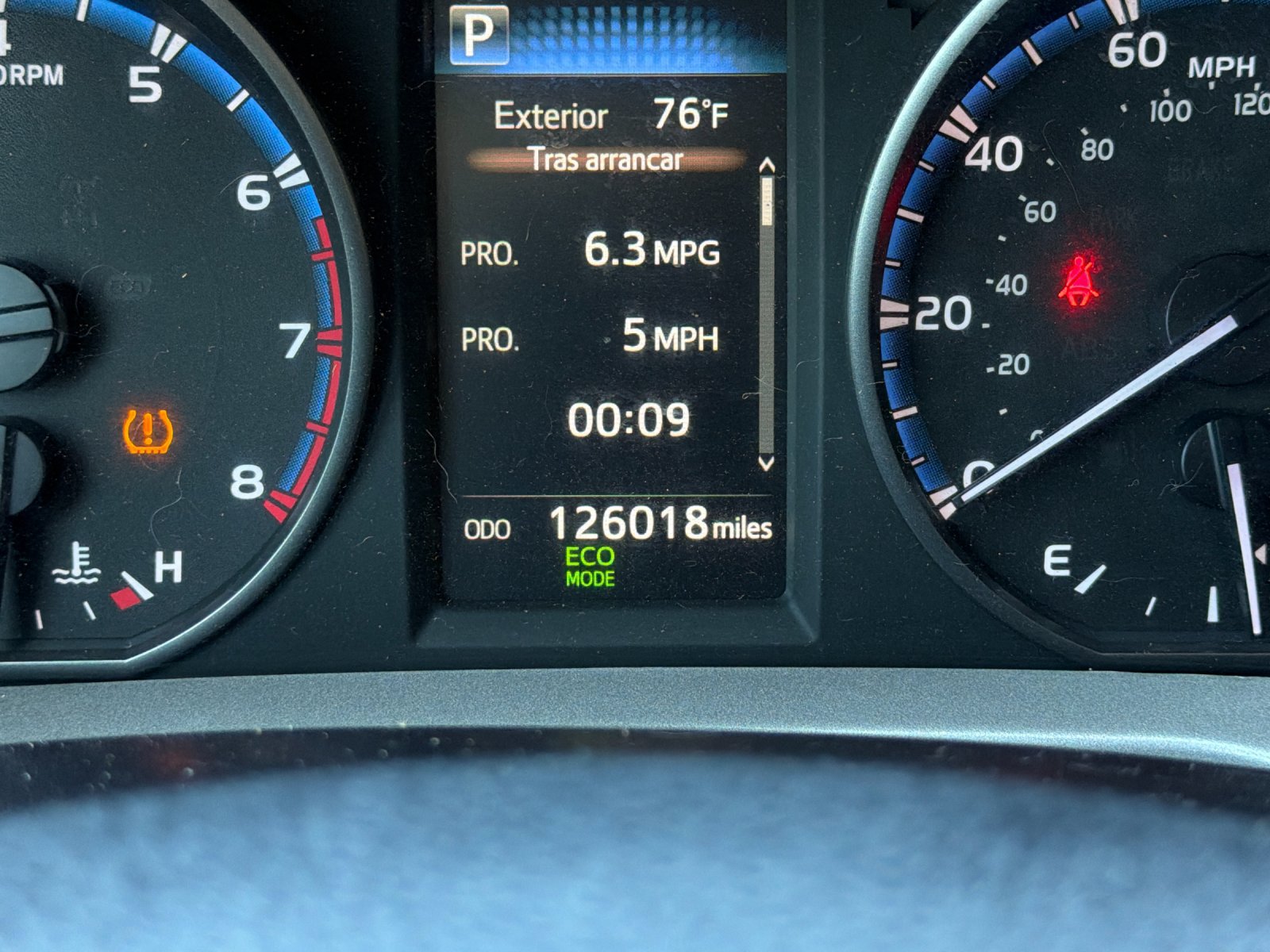 Used 2018 Toyota RAV4 LE w/ All Weather Liner Package FWD image 23