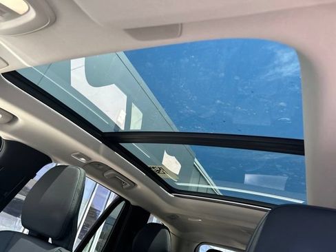 Certified 2025 Volvo XC90 B6 Plus AWD/4WD image 30