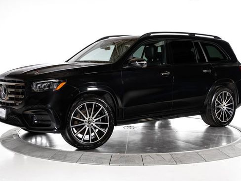 Used 2025 Mercedes-Benz GLS 450 4MATIC image 1