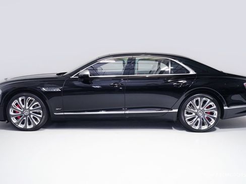 Used 2022 Bentley Flying Spur Plug-In Hybrid AWD/4WD image 5