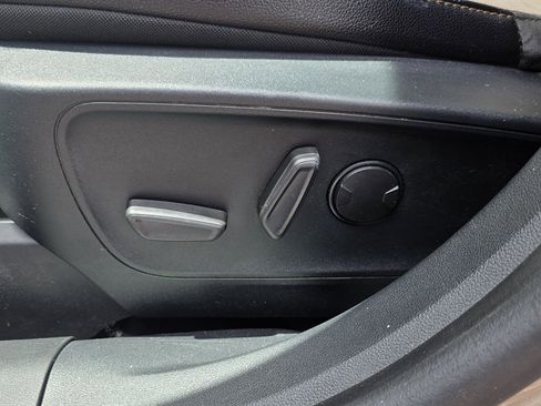Used 2020 Ford Escape Titanium image 16