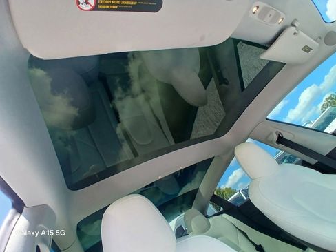 Used 2021 Tesla Model 3 Performance image 19