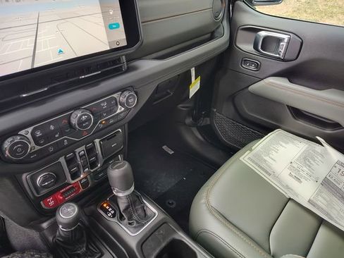 New 2026 Jeep Gladiator Mojave image 30