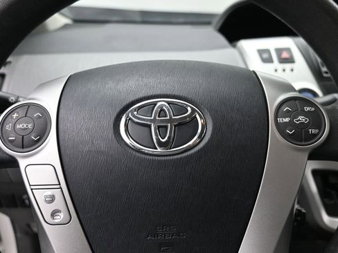 Used 2014 Toyota Prius V Two image 17