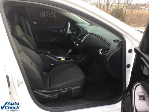 Used 2024 Chevrolet Malibu RS image 21