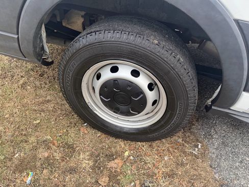 Used 2019 Ford Transit 150 150 3dr SWB Low Roof Cargo Van image 37