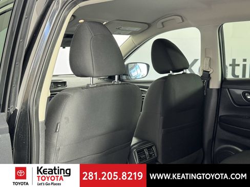 Used 2020 Nissan Rogue SV FWD image 16