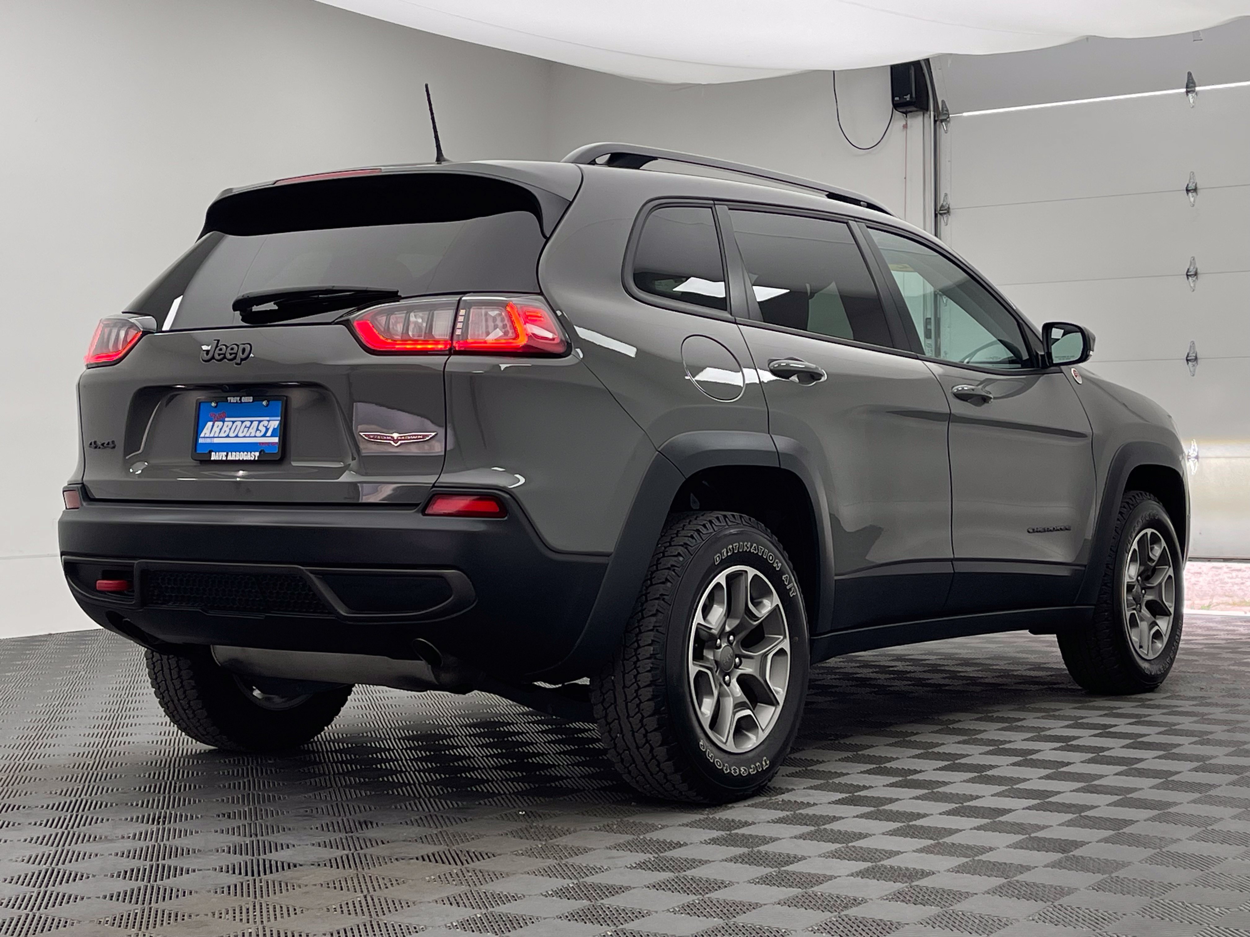 Used 2022 Jeep Cherokee Trailhawk w/ Premium Leather Package AWD/4WD image 7