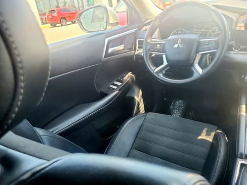 Used 2024 Mitsubishi Outlander SE image 18