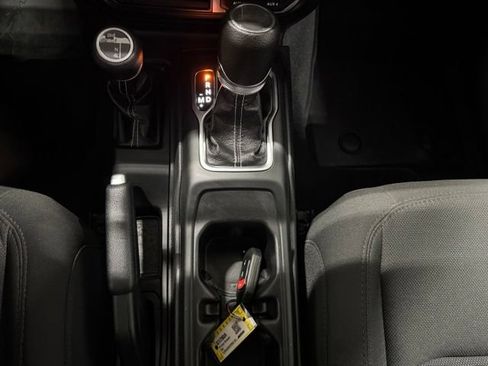Used 2023 Jeep Wrangler Unlimited Sahara w/ LED Lighting Group AWD/4WD image 18