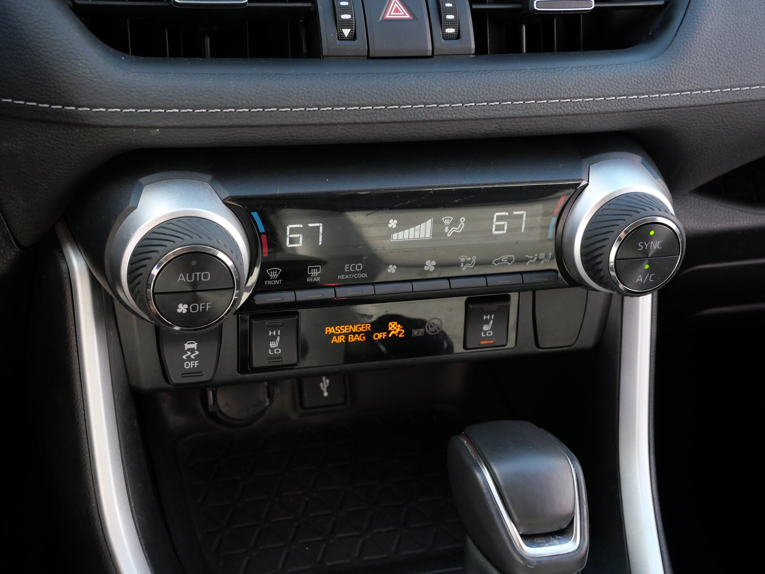 Certified 2021 Toyota RAV4 XLE Premium AWD/4WD image 23