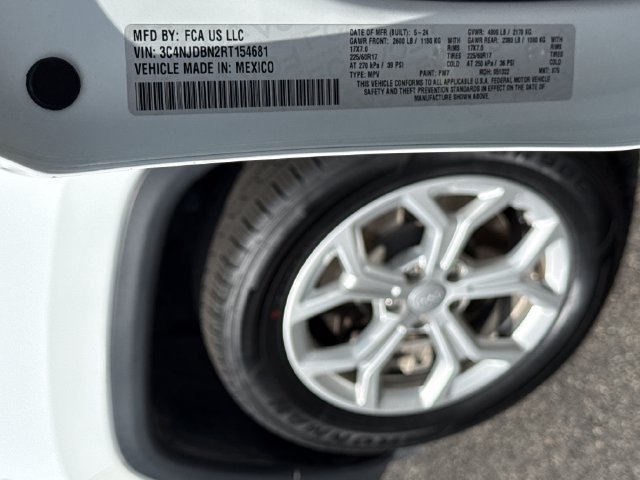 Used 2024 Jeep Compass Latitude AWD/4WD image 29