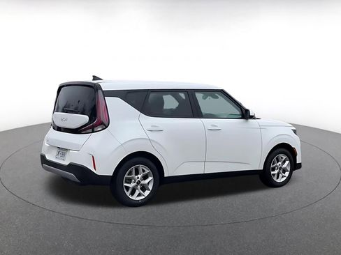 Used 2025 Kia Soul LX w/ LX Technology Package image 15