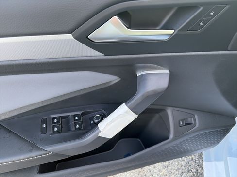 New 2026 Volkswagen Jetta SE image 9