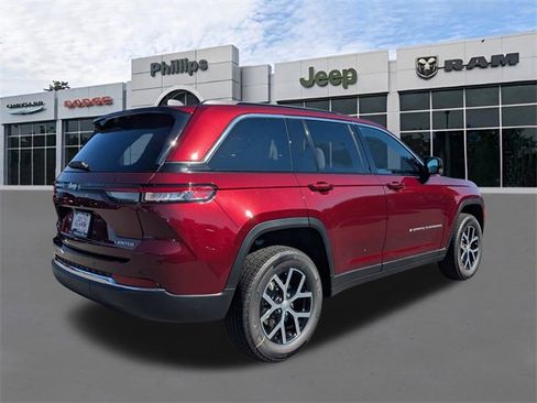 New 2025 Jeep Grand Cherokee Limited image 4