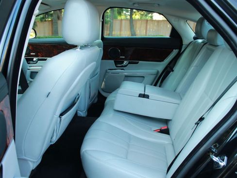 Used 2012 Jaguar XJ RWD image 26
