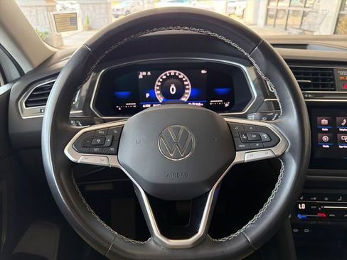 Used 2023 Volkswagen Tiguan SE AWD/4WD image 20