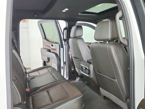 Used 2024 GMC Sierra 1500 Denali w/ Technology Package AWD/4WD image 30
