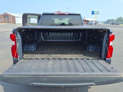 Used 2020 Chevrolet Silverado 1500 Custom w/ Custom Value Package image 15