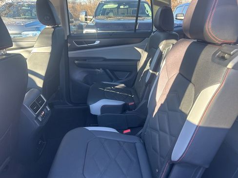 New 2026 Volkswagen Atlas Peak Edition AWD/4WD image 25