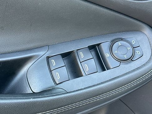 Used 2023 Buick Encore GX Preferred w/ Cold Weather Comfort Package FWD image 12