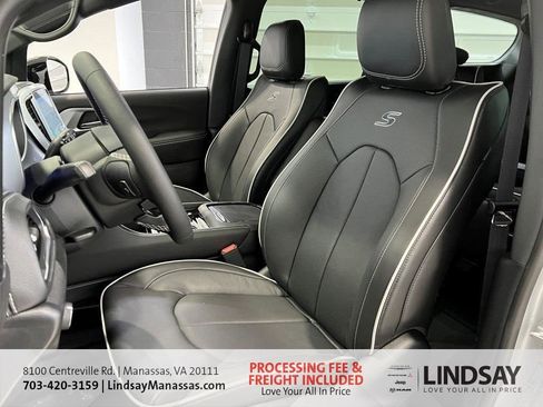 New 2026 Chrysler Pacifica Limited w/ S Appearance Package image 26