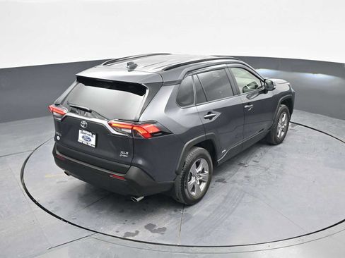 Used 2025 Toyota RAV4 XLE image 32