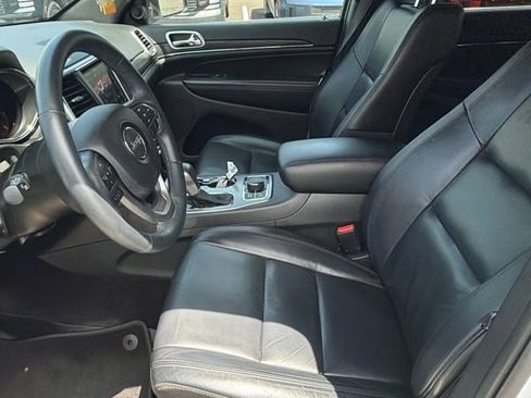Used 2018 Jeep Grand Cherokee Limited AWD/4WD image 18
