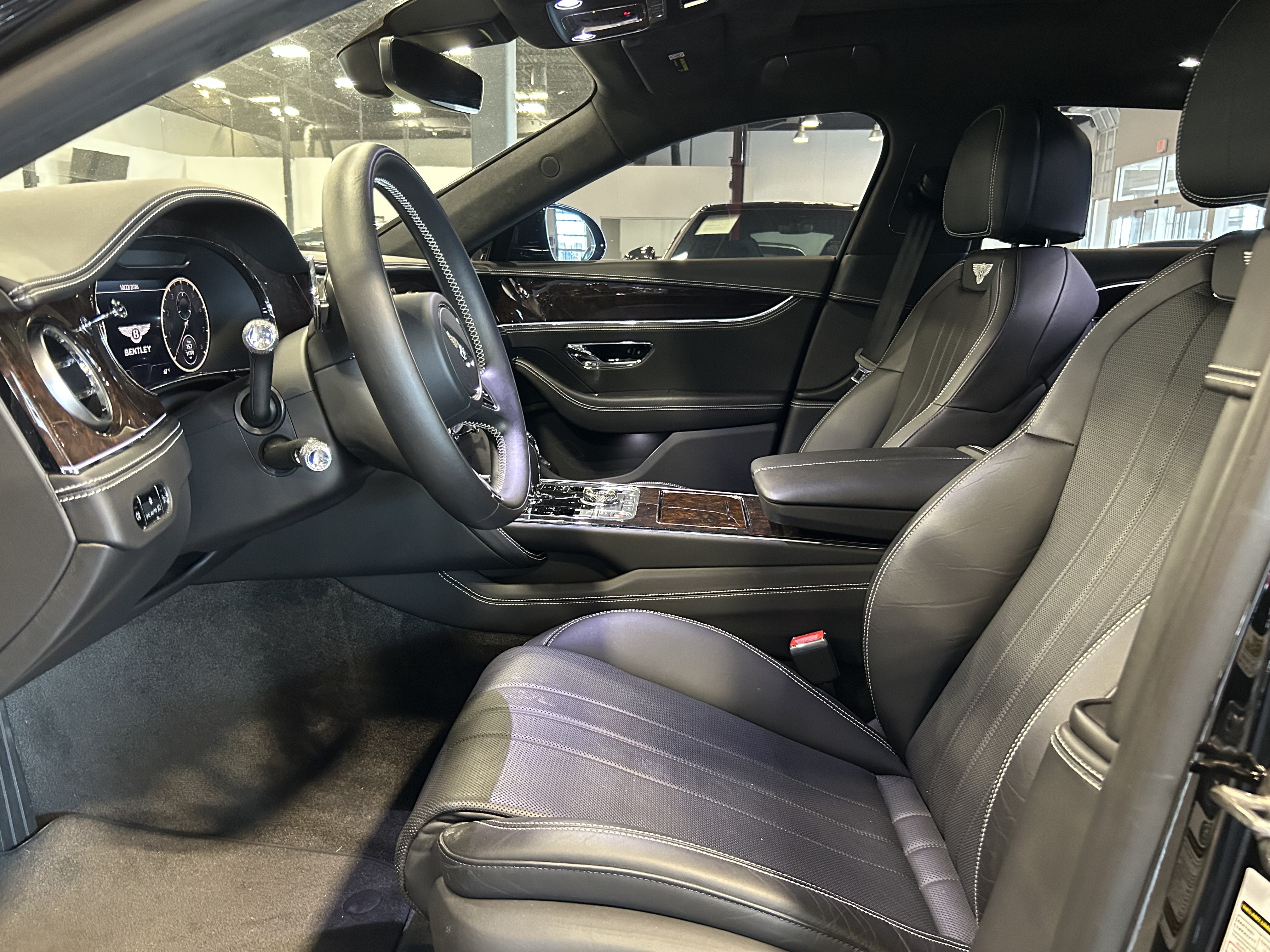 Used 2021 Bentley Flying Spur V8 AWD/4WD image 8