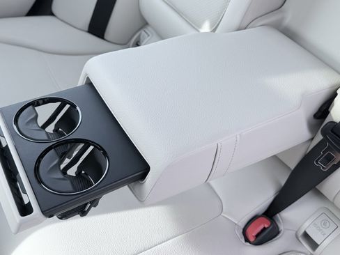 Used 2025 Mercedes-Benz C 300 Sedan image 36