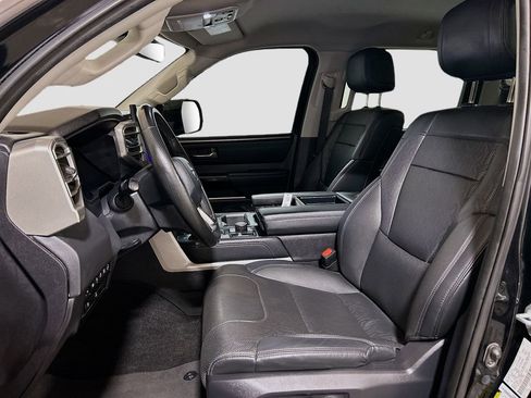 Used 2024 Toyota Tundra Limited w/ Power Package AWD/4WD image 18