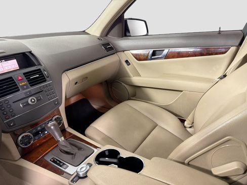Used 2010 Mercedes-Benz C 300 Sedan image 21