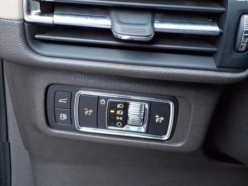 Used 2022 Lincoln Corsair Grand Touring image 25