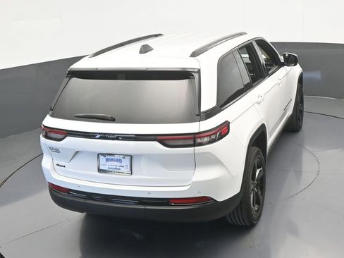 Used 2024 Jeep Grand Cherokee Altitude image 50