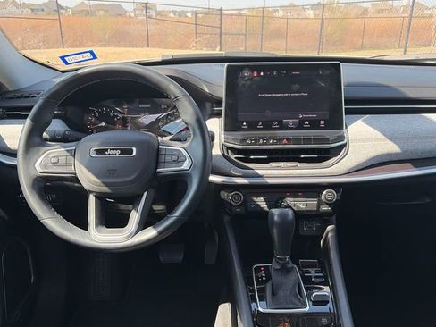 Used 2022 Jeep Compass Latitude image 13