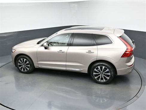 Used 2023 Volvo XC60 B5 Plus image 43
