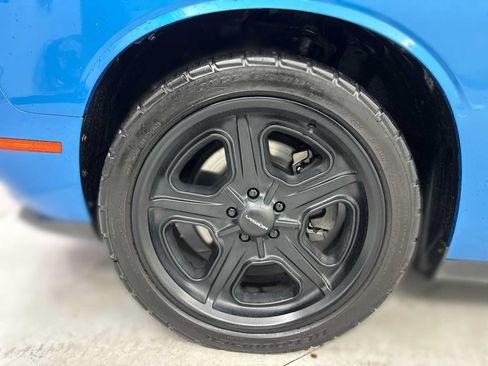 Used 2015 Dodge Challenger R/T Plus RWD image 19