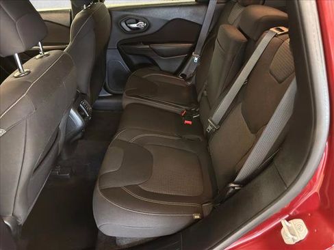 Used 2015 Jeep Cherokee Latitude w/ Comfort/Convenience Group AWD/4WD image 21