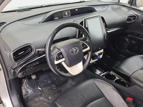 Used 2018 Toyota Prius Prime Advanced w/ Carpet Mat Package FWD image 16