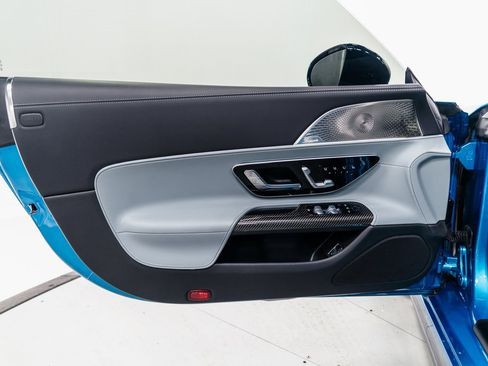 Used 2024 Mercedes-Benz SL 55 AMG 4MATIC image 4