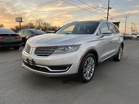 Used 2017 Lincoln MKX Reserve w/ Lincoln MKX Climate Package image 3