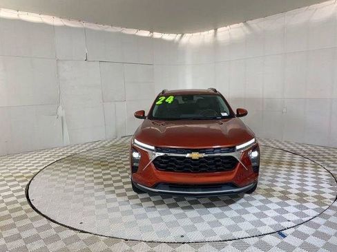Used 2024 Chevrolet Trax LT w/ Driver Confidence Package FWD image 25